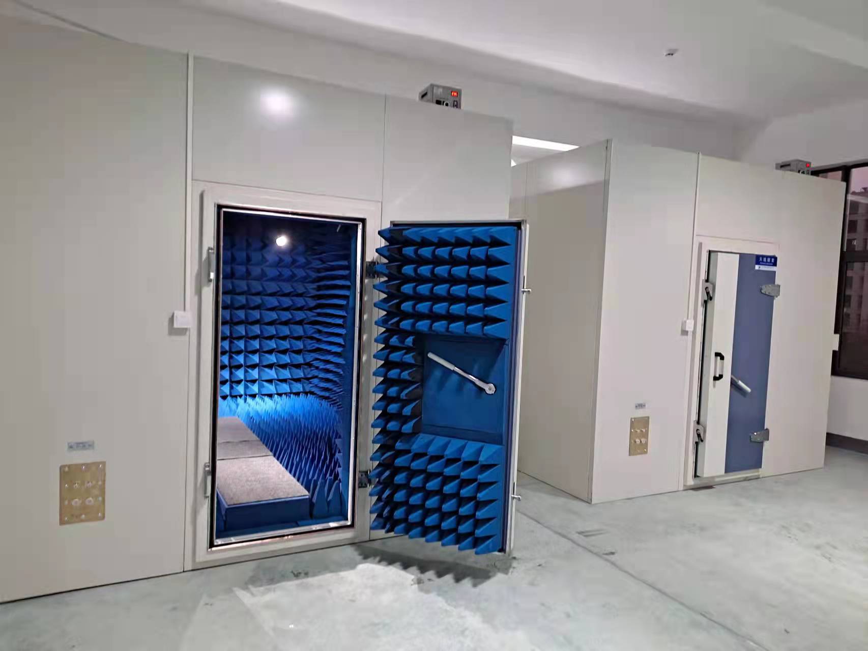 電波暗室