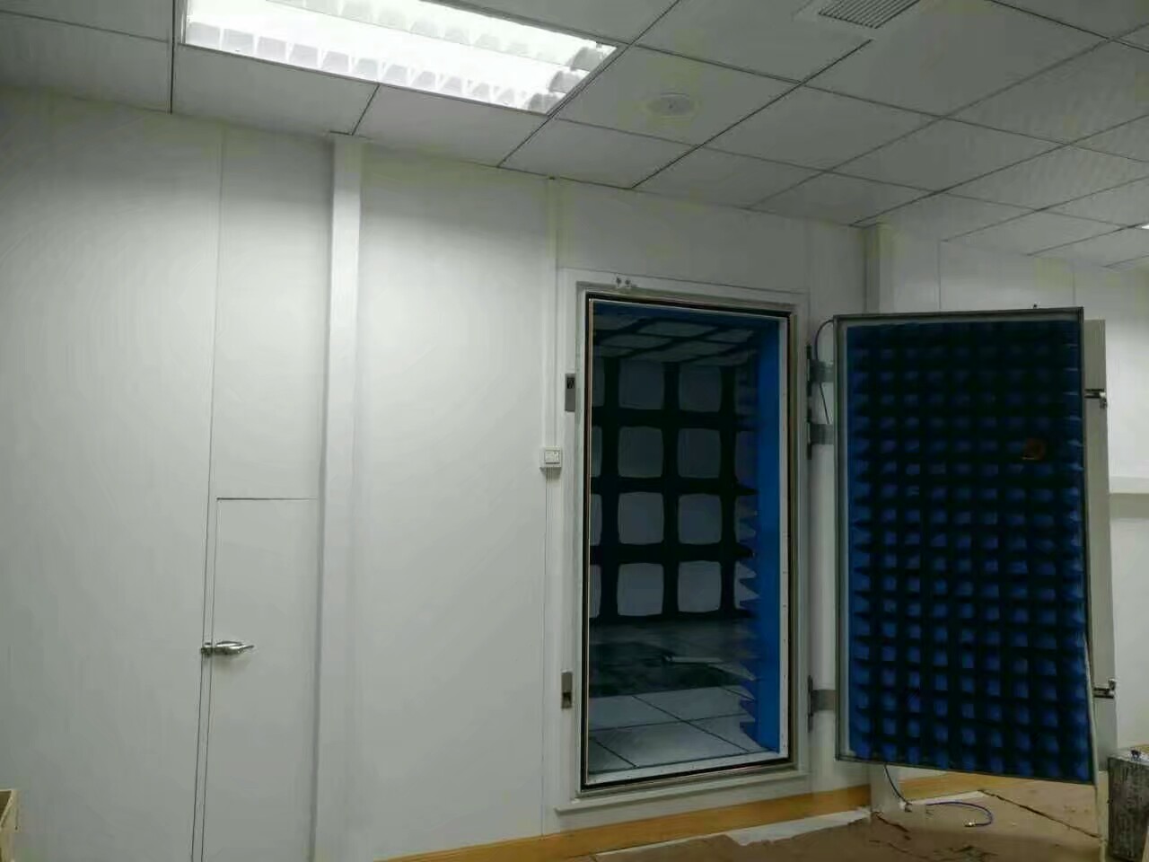 電波暗室