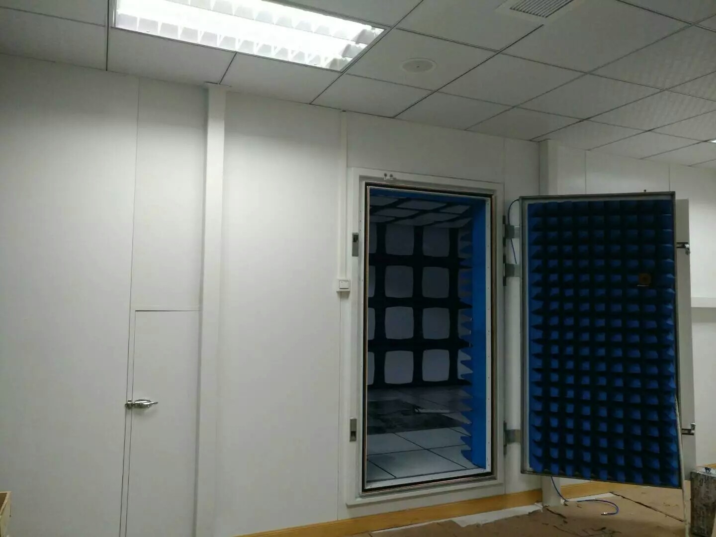 電波暗室